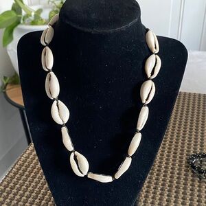 Natural Cowrie Shell Necklace - Cream Beach Jewelry